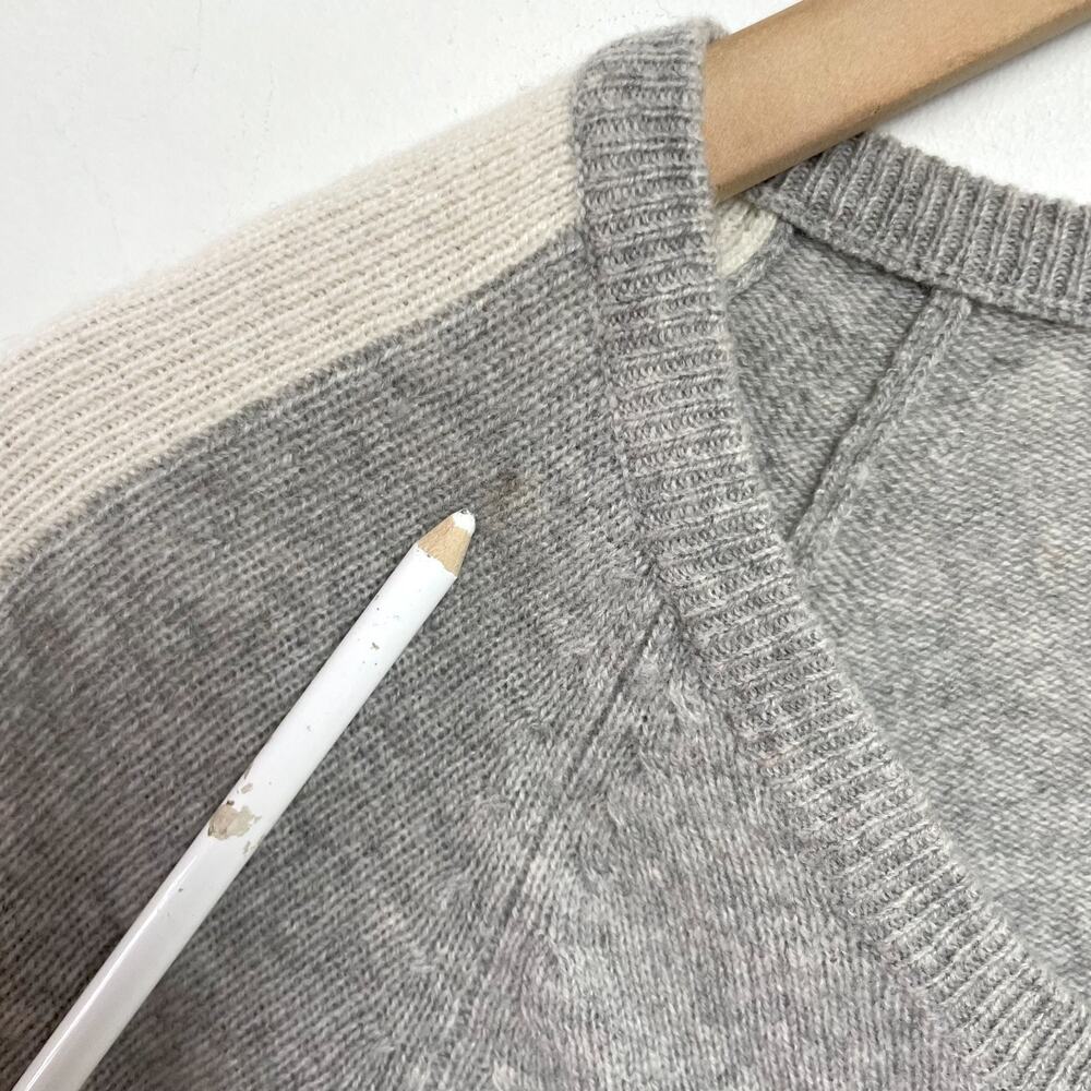 Gray Ivory Color Block Cashmere Sweater V-Neck M/L Quiet Luxury Retro Stripe - Picture 6 of 8